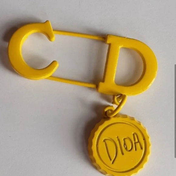Dior - Yellow CD authentic pin - Picture 4 of 8
